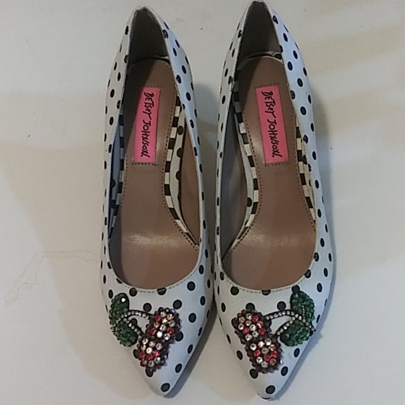 Betsey Johnson Shoes Betsey Johnson Polka Dot Shoes Size Betsey Johnson Shoes Betsey Johnson Polka Dot Shoes Size